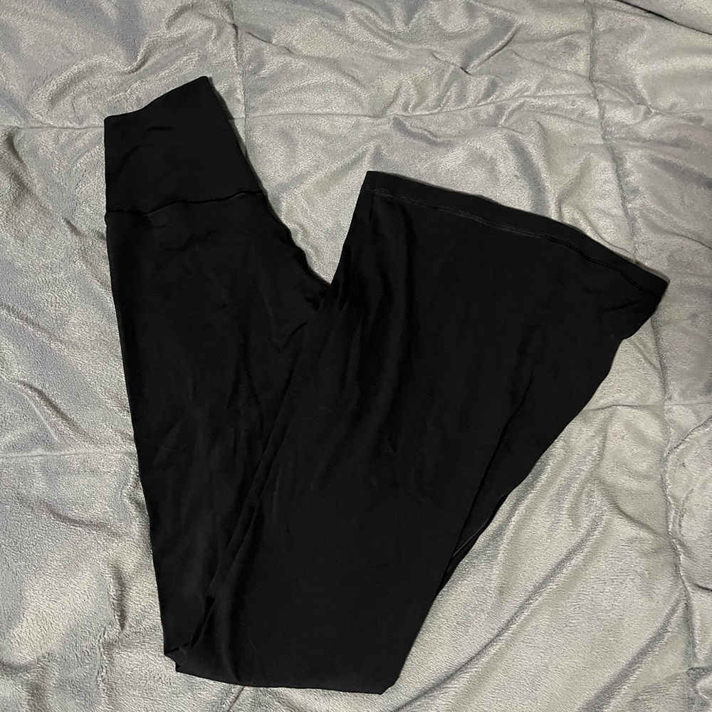 Aerie real me crossover flare leggings